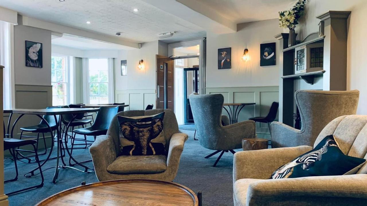 The Lion Hotel Llansantffraid-ym-Mechain エクステリア 写真
