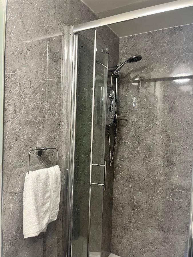 The Lion Hotel Llansantffraid-ym-Mechain エクステリア 写真