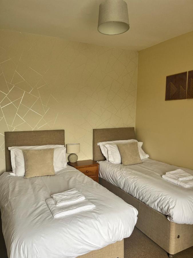 The Lion Hotel Llansantffraid-ym-Mechain エクステリア 写真